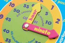 CLEVER KIDZ 23cm MAGNETIC CLEVER CLOCK
