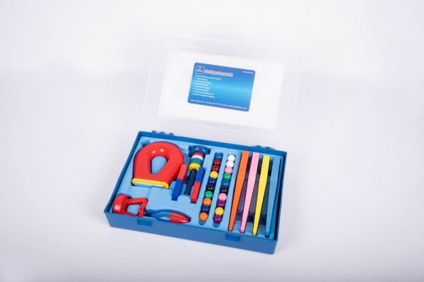 FIRST EXPERIMENT MAGNETISM KIT